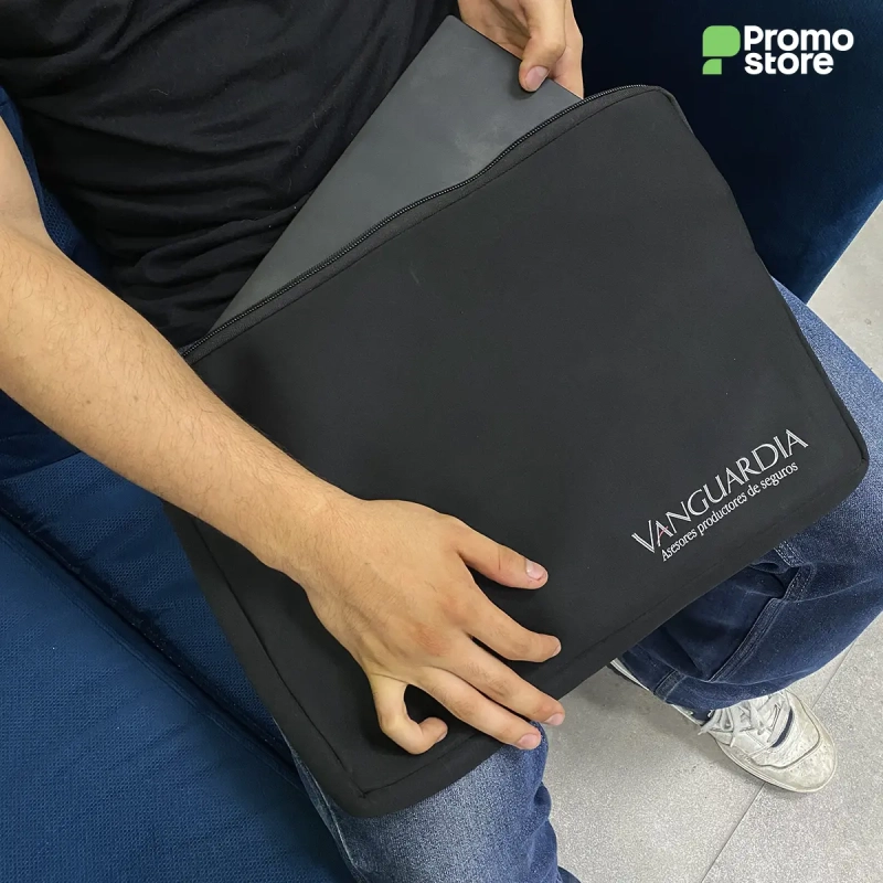 Vista previa 6 de Forro Para Laptop con Cierre